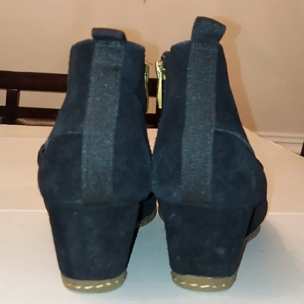 Franco Sarto Amerosa Black Suede Wedge Booties 9